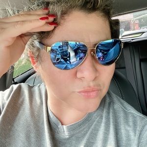 Meet your Posher, Maria